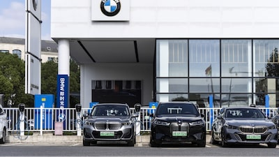 Crise e concorrência na China derrubam vendas de BMW e Volkswagen Crise e concorrência na China derrubam vendas de BMW e Volkswagen