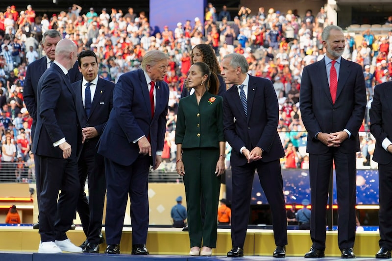 El presidente de la FIFA, Gianni Infantino; el presidente de EE.UU., Donald Trump; la presidenta de México, Claudia Sheinbaum; el primer ministro de Canadá, Mark Carney, y el Rey de España, Felipe VI, durante la ceremonia de premiación de la final del Mundial, en el Estadio Nueva York Nueva Jersey, el domingo 19 de julio de 2026. El presidente de la FIFA, Gianni Infantino; el presidente de EE.UU., Donald Trump; la presidenta de México, Claudia Sheinbaum; el primer ministro de Canadá, Mark Carney, y el Rey de España, Felipe VI, durante la ceremonia de premiación de la final del Mundial, en el Estadio Nueva York Nueva Jersey, el domingo 19 de julio de 2026.