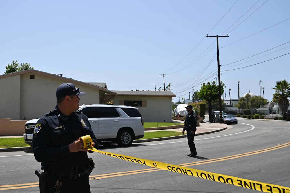 Las fuerzas del orden y los servicios de emergencia acuden al lugar de un tiroteo en el Centro Islámico de San Diego el 18 de mayo. Foto: Carlos A. Moreno/Getty Images Las fuerzas del orden y los servicios de emergencia acuden al lugar de un tiroteo en el Centro Islámico de San Diego el 18 de mayo. Foto: Carlos A. Moreno/Getty Images