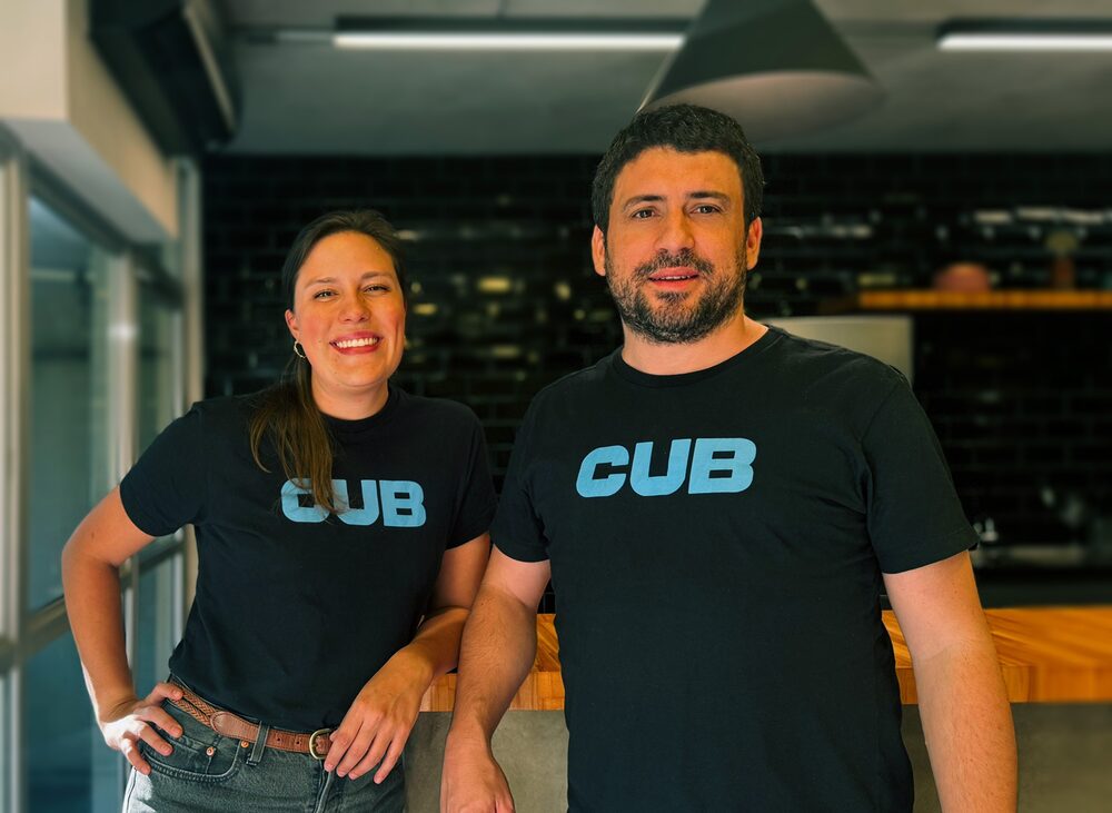 Leonardo Gasparin e Thais Matoszko, da CUB: a nossa expectativa é de que a CUB cresça a base de clientes em 10 vezes, chegando a 1.000 ao fim de 2026 e movimente mais de R$ 1 bilhão em transações mensais Leonardo Gasparin e Thais Matoszko, da CUB: a nossa expectativa é de que a CUB cresça a base de clientes em 10 vezes, chegando a 1.000 ao fim de 2026 e movimente mais de R$ 1 bilhão em transações mensais