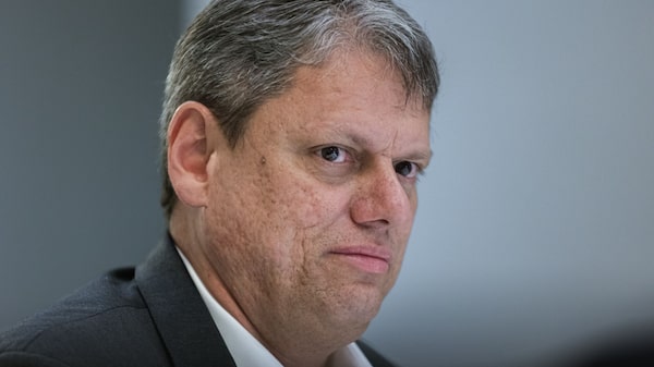 Tarcísio, ex-ministro de Bolsonaro, é reeleito governador de SP no primeiro turno Tarcísio, ex-ministro de Bolsonaro, é reeleito governador de SP no primeiro turno