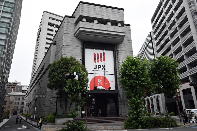 Japanese Stocks Advance, Spurred by Buying of AI, Chip Names Japanese Stocks Advance, Spurred by Buying of AI, Chip Names