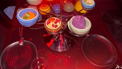 Así es el nuevo restaurante de Dubái dirigido por un chef hecho con IA Así es el nuevo restaurante de Dubái dirigido por un chef hecho con IA