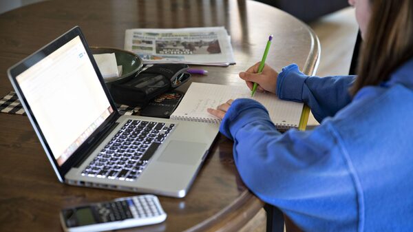 Clara apuesta por la capacitación de sus clientes, se une con Crehana Clara apuesta por la capacitación de sus clientes, se une con Crehana