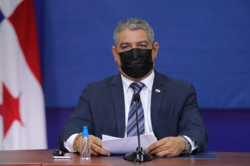 El ministro de Salud, Luis Fernando Sucre, dijo que la tercera dosis de la vacuna contra el Covid-19 deberá comenzar a aplicarse después de 28 días de haber recibido la segunda. El ministro de Salud, Luis Fernando Sucre, dijo que la tercera dosis de la vacuna contra el Covid-19 deberá comenzar a aplicarse después de 28 días de haber recibido la segunda.