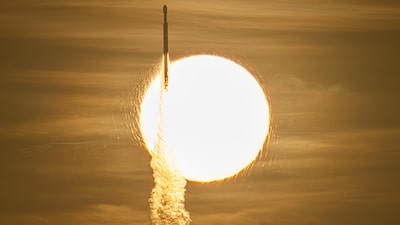SpaceX lanza telescopio espacial de la NASA destinado a la búsqueda de energía oscura SpaceX lanza telescopio espacial de la NASA destinado a la búsqueda de energía oscura
