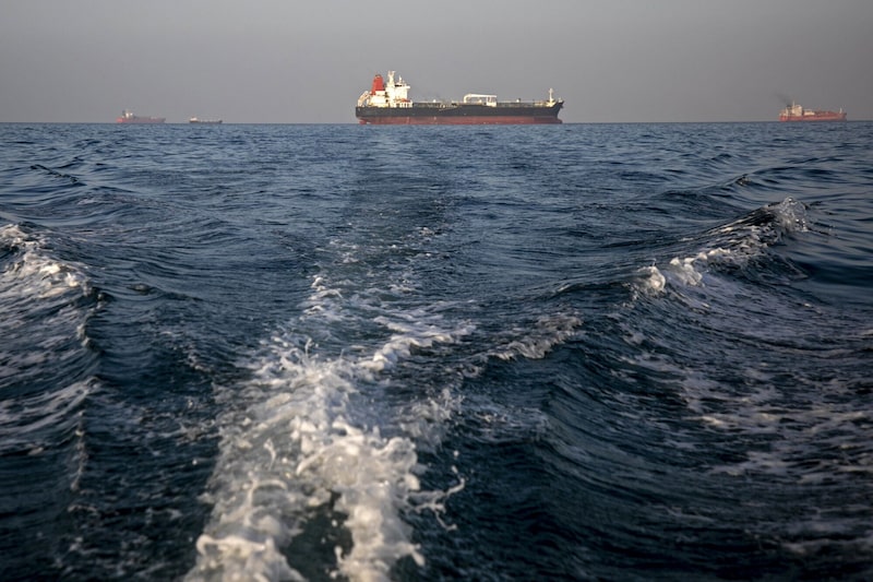 Especialistas alertam que a normalização dos embarques e da confiança no corredor energético pode ser gradual. (Foto: Majid Saeedi/Getty Images) Especialistas alertam que a normalização dos embarques e da confiança no corredor energético pode ser gradual. (Foto: Majid Saeedi/Getty Images)