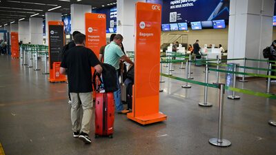 Gol obtém US$ 1,9 bilhão de investidores para financiar saída do Chapter 11 Gol obtém US$ 1,9 bilhão de investidores para financiar saída do Chapter 11