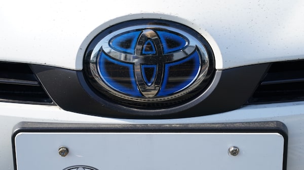 Toyota suspende envíos de diez modelos de autos por irregularidades en sus pruebas Toyota suspende envíos de diez modelos de autos por irregularidades en sus pruebas