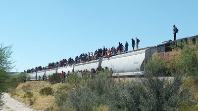 Ferromex detiene trenes de carga para proteger a migrantes Ferromex detiene trenes de carga para proteger a migrantes