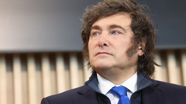 Confianza en el Gobierno de Milei se hundió en abril y cae a su nivel más bajo desde septiembre Confianza en el Gobierno de Milei se hundió en abril y cae a su nivel más bajo desde septiembre