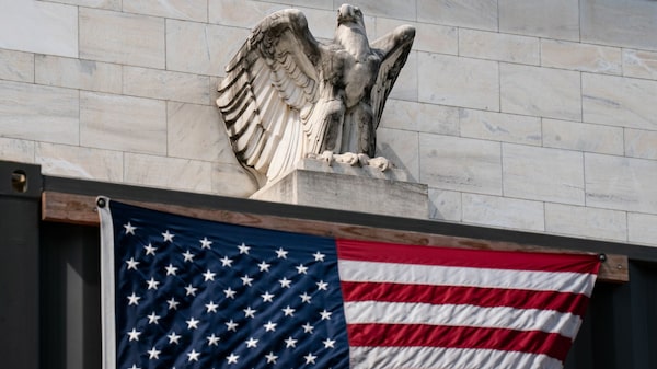 Ata do Fed mostra que maioria das autoridades espera cortes adicionais nos juros Ata do Fed mostra que maioria das autoridades espera cortes adicionais nos juros