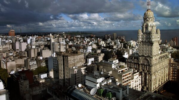 Uruguay emite bono global para ayudar a financiar recompra Uruguay emite bono global para ayudar a financiar recompra