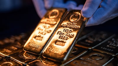 El oro sube hacia los US$5.000 ante el debilitamiento del dólar y el riesgo geopolítico El oro sube hacia los US$5.000 ante el debilitamiento del dólar y el riesgo geopolítico