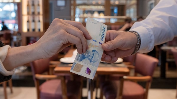 Del ‘Plan Platita’ al ‘Plan Ahorro’: por qué el BCRA importará 400 millones de billetes en 2027 Del ‘Plan Platita’ al ‘Plan Ahorro’: por qué el BCRA importará 400 millones de billetes en 2027