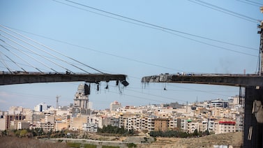 Ibovespa opera estável e dólar sobe a R$ 5 com guerra no Oriente Médio no radar Ibovespa opera estável e dólar sobe a R$ 5 com guerra no Oriente Médio no radar