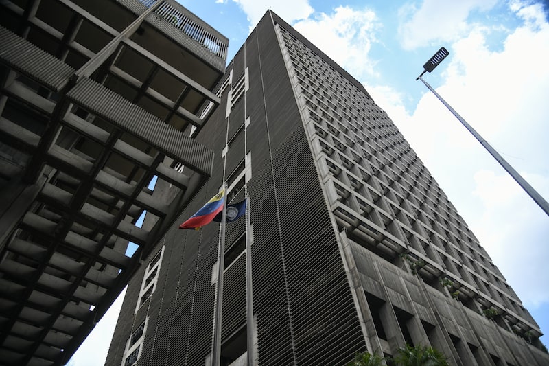Renuncia el jefe del Banco Central de Venezuela; el vicepresidente Pérez asumirá el cargo Renuncia el jefe del Banco Central de Venezuela; el vicepresidente Pérez asumirá el cargo