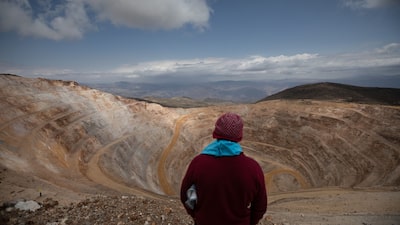 Perú propone nuevo sistema para formalizar a 30.000 mineros ante el auge de la minería ilegal Perú propone nuevo sistema para formalizar a 30.000 mineros ante el auge de la minería ilegal