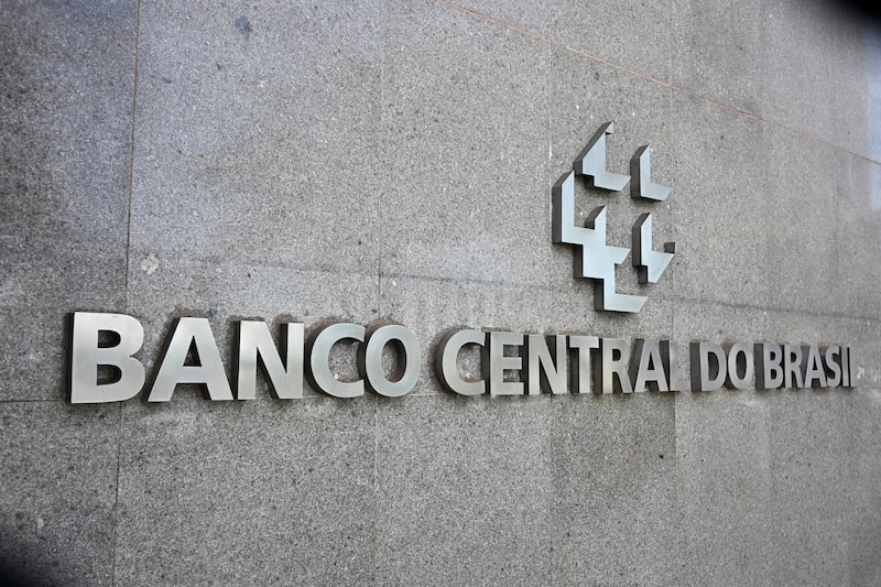 Brasil reduce su tasa de interés al 13,75% mientras la ajustada contienda electoral empaña las perspectivas Brasil reduce su tasa de interés al 13,75% mientras la ajustada contienda electoral empaña las perspectivas