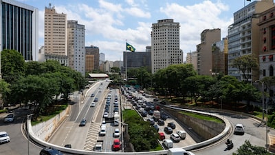 Los mercados dudan de los planes de Lula y Bolsonaro para frenar la deuda de Brasil Los mercados dudan de los planes de Lula y Bolsonaro para frenar la deuda de Brasil
