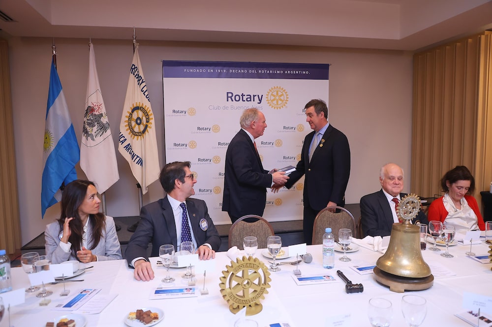 Luis Lucero en el Rotary Club Luis Lucero en el Rotary Club