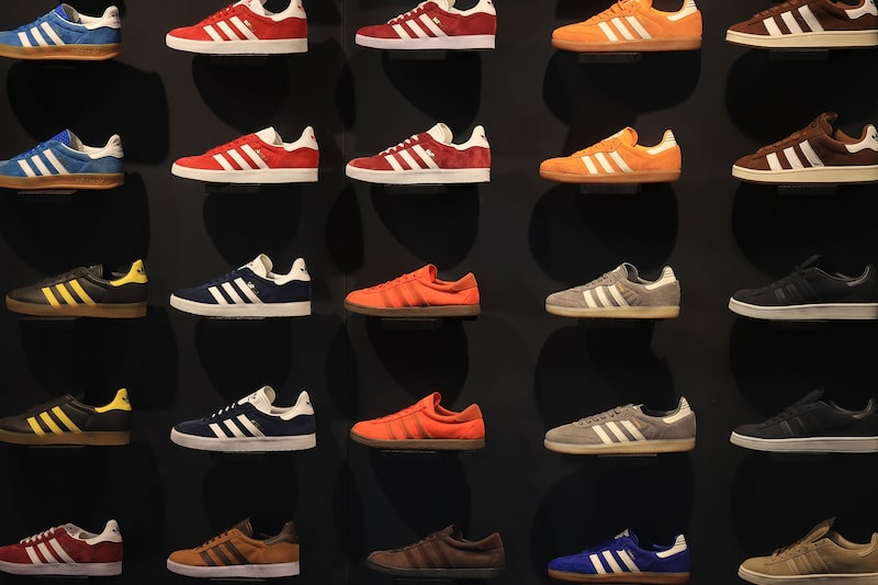Ganancias de Adidas superan estimaciones: las ventas de Navidad impulsaron sus resultados Ganancias de Adidas superan estimaciones: las ventas de Navidad impulsaron sus resultados