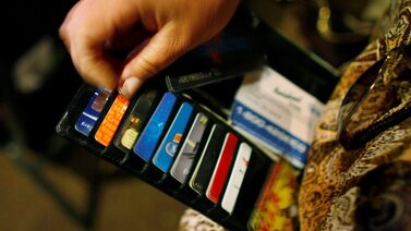 Estar sobreendeudado no es un delito: una guía para empezar de nuevo financieramente Estar sobreendeudado no es un delito: una guía para empezar de nuevo financieramente