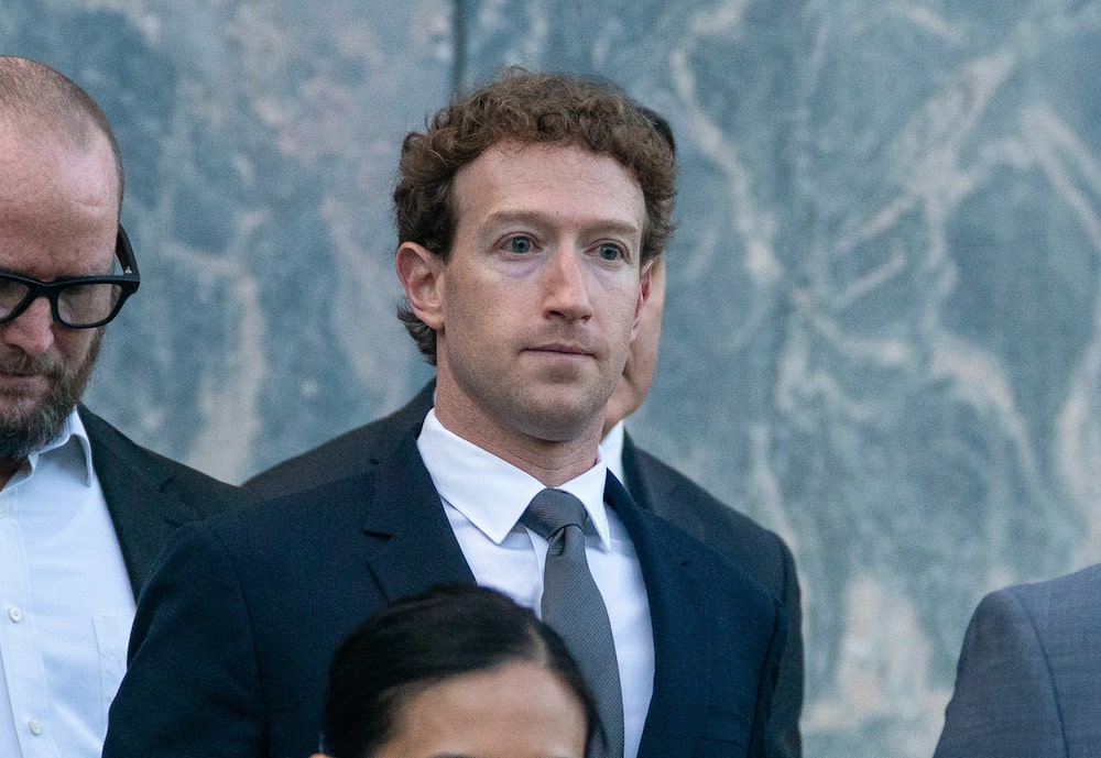 Mark Zuckerberg sale del Tribunal Superior de Los Ángeles, en Los Ángeles, el 18 de febrero. Fotógrafo: Kyle Grillot/Bloomberg Mark Zuckerberg sale del Tribunal Superior de Los Ángeles, en Los Ángeles, el 18 de febrero. Fotógrafo: Kyle Grillot/Bloomberg