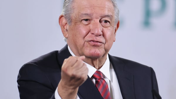 AMLO busca profundizar aún más el papel del Ejército en México AMLO busca profundizar aún más el papel del Ejército en México
