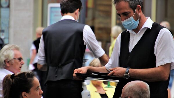 Canirac y la edtech Hero Guest buscan bajar la rotación de personal en restaurantes Canirac y la edtech Hero Guest buscan bajar la rotación de personal en restaurantes