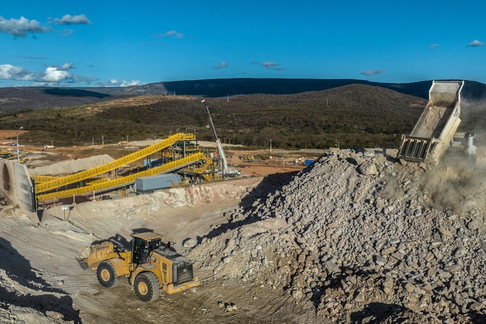 Sigma Lithium e Minas Gerais negociam acordo após embargo de operação Sigma Lithium e Minas Gerais negociam acordo após embargo de operação