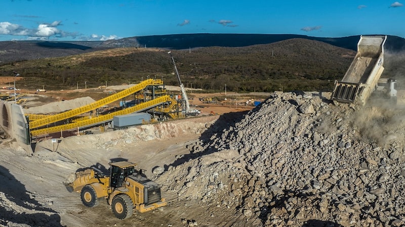 Sigma Lithium e Minas Gerais negociam acordo após embargo de operação Sigma Lithium e Minas Gerais negociam acordo após embargo de operação