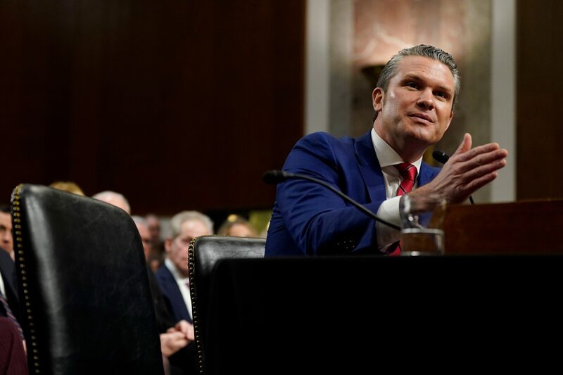 El domingo, Hegseth escribió en X que Trump “quiere un control operativo del 100% de la frontera, y lo cumpliremos”. El domingo, Hegseth escribió en X que Trump “quiere un control operativo del 100% de la frontera, y lo cumpliremos”.