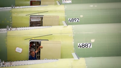 Airbus inspeccionará cientos de aviones A320 por posibles defectos en paneles del fuselaje Airbus inspeccionará cientos de aviones A320 por posibles defectos en paneles del fuselaje