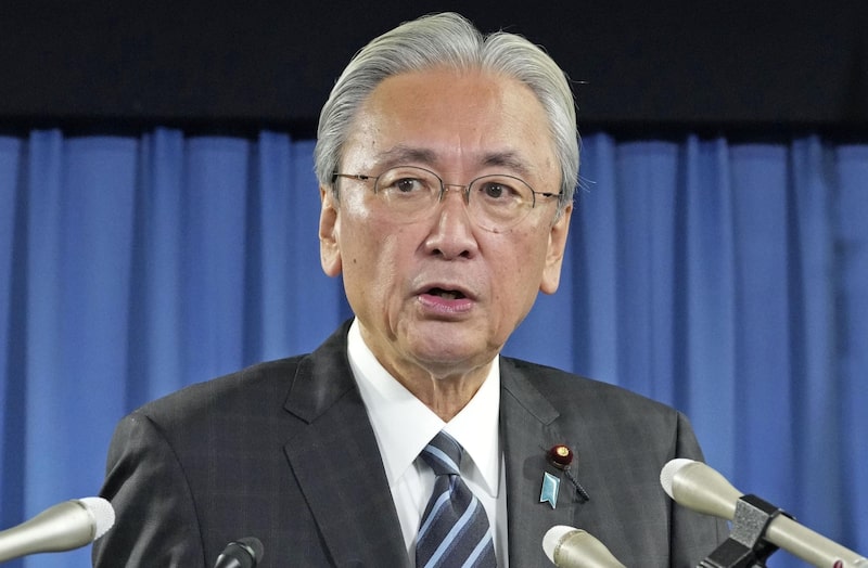 Keiji Furuya, recién nombrado jefe de estrategia electoral del Partido Liberal Democrático, en el poder en Japón, habla en una rueda de prensa celebrada en la sede del partido en Tokio el 7 de octubre de 2025. Keiji Furuya, recién nombrado jefe de estrategia electoral del Partido Liberal Democrático, en el poder en Japón, habla en una rueda de prensa celebrada en la sede del partido en Tokio el 7 de octubre de 2025.