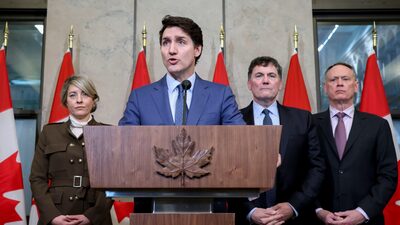 Trudeau acusa Trump de usar guerra comercial como plano para anexar o Canadá Trudeau acusa Trump de usar guerra comercial como plano para anexar o Canadá
