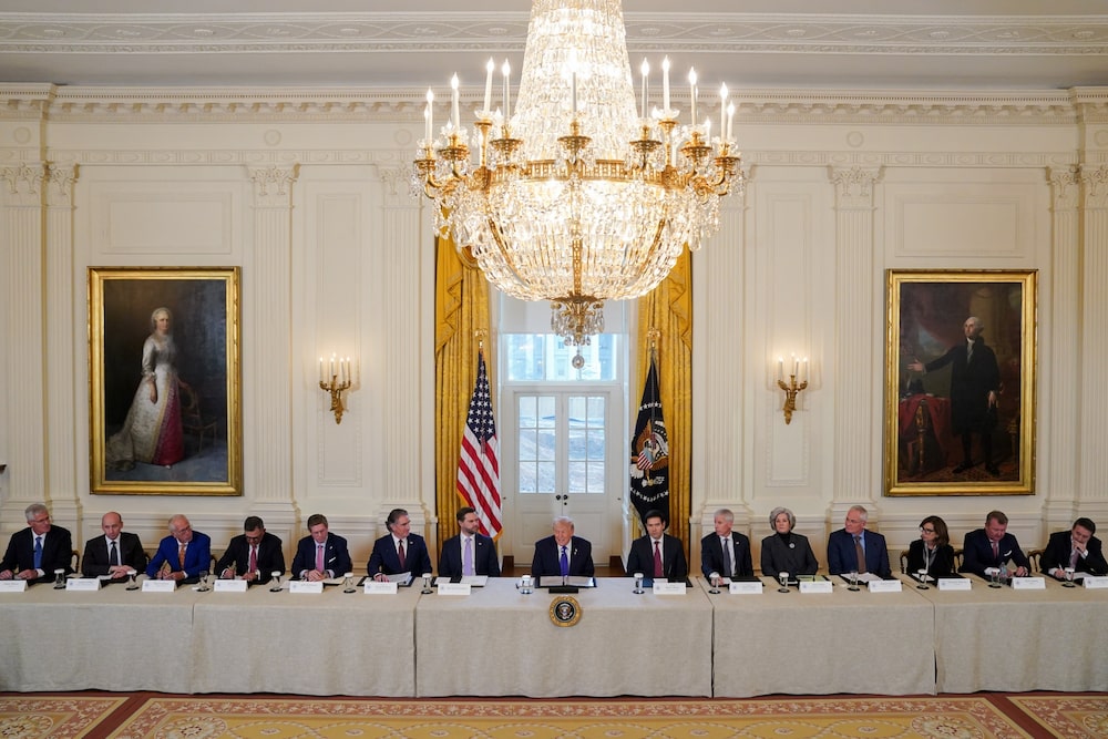 El presidente de EE.UU., Donald Trump, en el centro, habla durante una reunión con ejecutivos petroleros en la Casa Blanca, en Washington, el 9 de enero. Fotógrafo: Al Drago/Bloomberg El presidente de EE.UU., Donald Trump, en el centro, habla durante una reunión con ejecutivos petroleros en la Casa Blanca, en Washington, el 9 de enero. Fotógrafo: Al Drago/Bloomberg