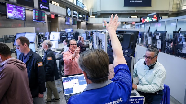 S&P 500 cae desde su máximo histórico por repunte del petróleo y dudas sobre acuerdo con Irán S&P 500 cae desde su máximo histórico por repunte del petróleo y dudas sobre acuerdo con Irán