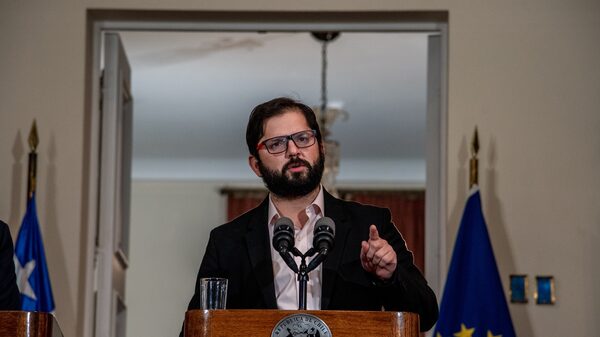 Boric apunta a alzas del combustible ante aumento de la inflación Boric apunta a alzas del combustible ante aumento de la inflación