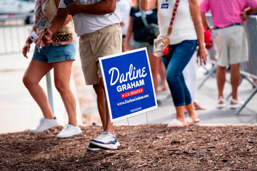 Un cartel de campaña de Darline Graham durante un acto político en Carolina del Sur, donde la candidata disputa la nominación republicana al Senado. Un cartel de campaña de Darline Graham durante un acto político en Carolina del Sur, donde la candidata disputa la nominación republicana al Senado.