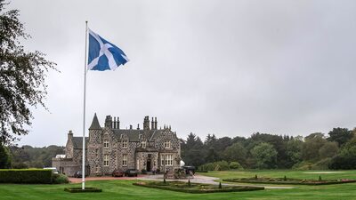 El complejo de golf Aberdeen de Trump registra su decimotercer año consecutivo de pérdidas El complejo de golf Aberdeen de Trump registra su decimotercer año consecutivo de pérdidas