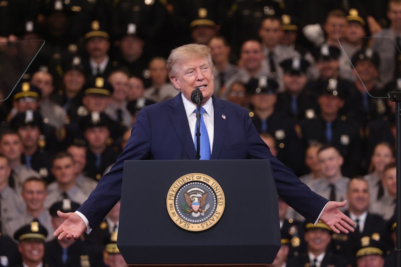 El presidente Donald Trump hablando en Garden City, Nueva York, el 14 de agosto. Fotógrafo: Michael Nagle/Bloomberg El presidente Donald Trump hablando en Garden City, Nueva York, el 14 de agosto. Fotógrafo: Michael Nagle/Bloomberg