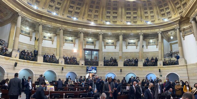 El 87,3% del articulado del Presupuesto 2022 de Colombia fue aprobado a pupitrazo en el Congreso. El 87,3% del articulado del Presupuesto 2022 de Colombia fue aprobado a pupitrazo en el Congreso.