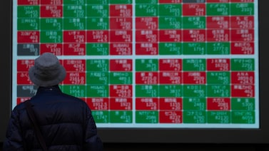 Bolsas asiáticas caen tras el desplome del Nasdaq por temores sobre el gasto en IA Bolsas asiáticas caen tras el desplome del Nasdaq por temores sobre el gasto en IA