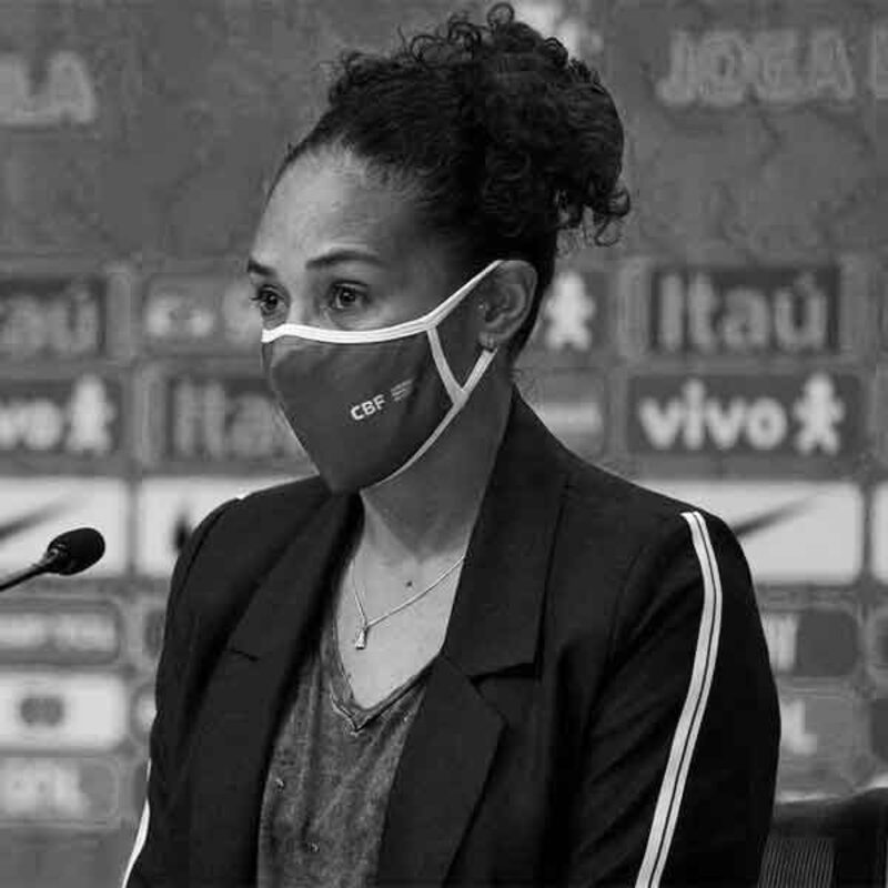 Aline Peregrino Aline Peregrino