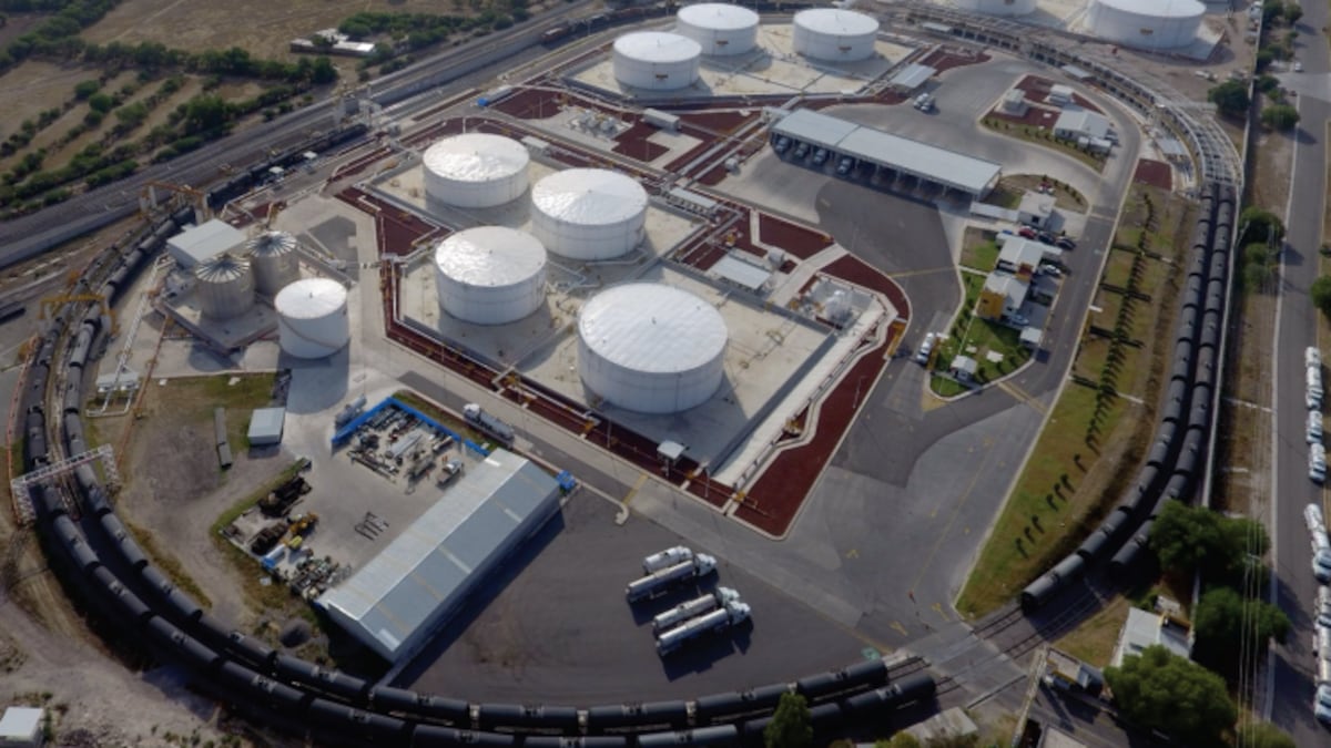 Terminal de combustibles de Grupo Simsa opera con normalidad pese a investigación de la Fiscalía mexicana