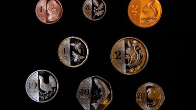 Nuevas monedas del rey Carlos III celebran la flora y la fauna del Reino Unido Nuevas monedas del rey Carlos III celebran la flora y la fauna del Reino Unido