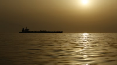 Novo fechamento do Estreito de Ormuz ameaça acordo e aprofunda crise de energia Novo fechamento do Estreito de Ormuz ameaça acordo e aprofunda crise de energia