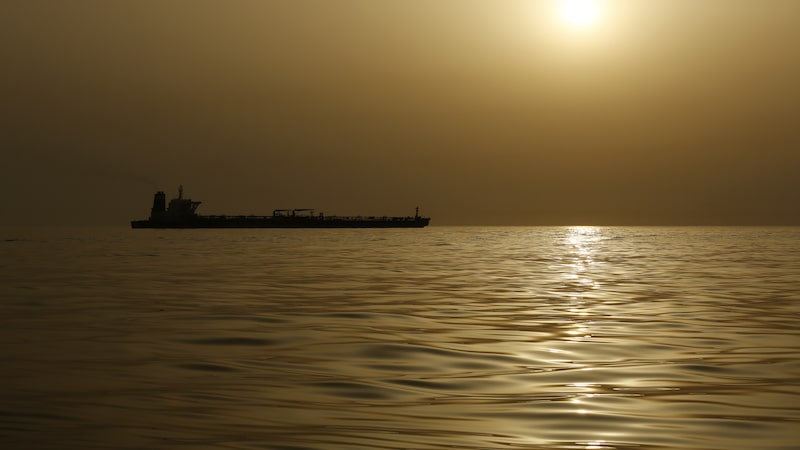 Novo fechamento do Estreito de Ormuz ameaça acordo e aprofunda crise de energia Novo fechamento do Estreito de Ormuz ameaça acordo e aprofunda crise de energia