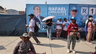 Las elecciones en Perú serán complejas, con 36 candidatos y papeletas enormes Las elecciones en Perú serán complejas, con 36 candidatos y papeletas enormes